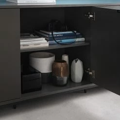 Studio Copenhagen Sideboard Harma I - Dunkelgrau -BÜROMÖBEL Verkaufsgeschäft 1000007080 191127 10453900003 DETAILS P000000001000007080