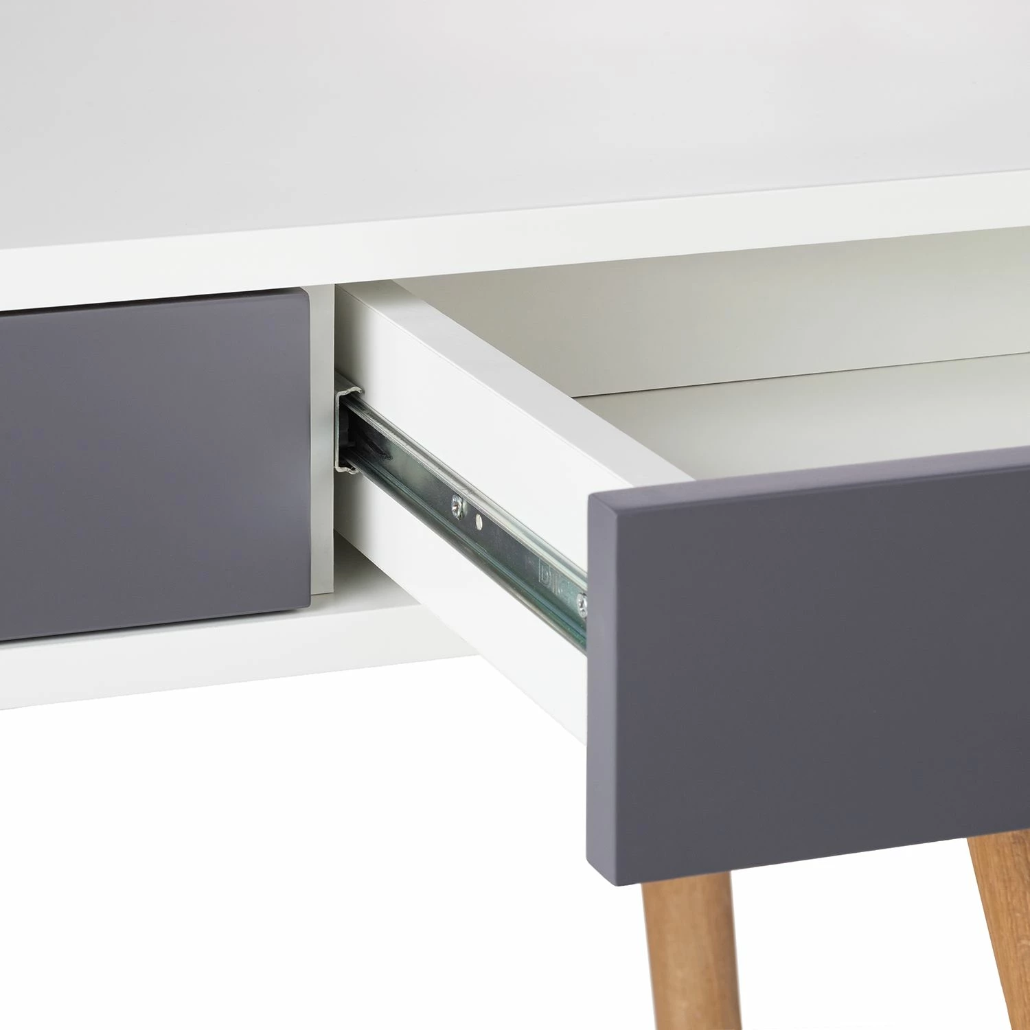 Mørteens Schreibtisch Mokre - Eiche teilmassiv - Weiß / Eiche 10 Mørteens Schreibtisch Mokre - Eiche teilmassiv - Weiß / Eiche – Bild 8