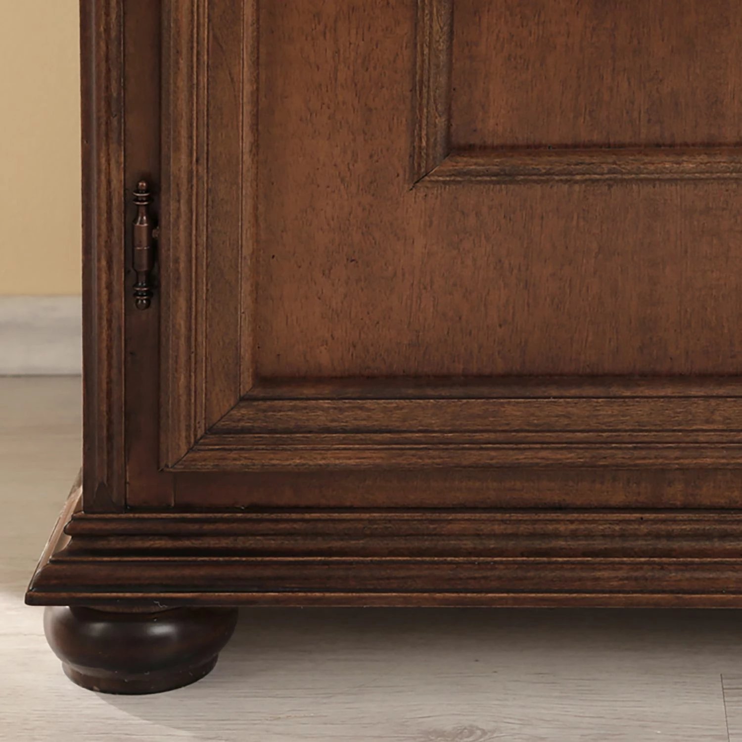 Montreux Kommode Arabella II - Ayous teilmassiv - Antikbraun 8 Montreux Kommode Arabella II - Ayous teilmassiv - Antikbraun – Bild 6