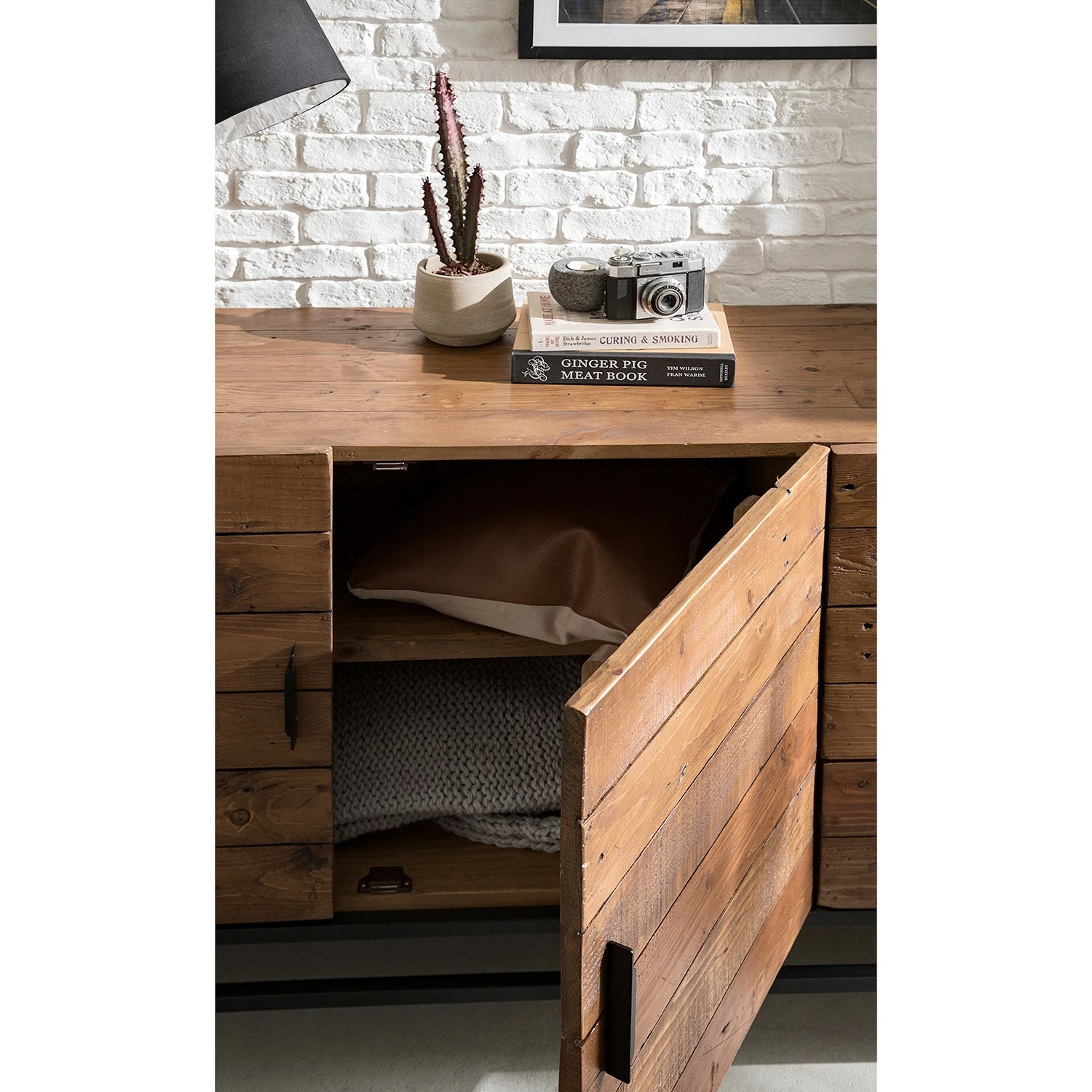 Ars manufacti Sideboard Grasby II - Altholz Pinie / Metall - Pinie Dunkel / Schwarz 13 Ars manufacti Sideboard Grasby II - Altholz Pinie / Metall - Pinie Dunkel / Schwarz – Bild 11