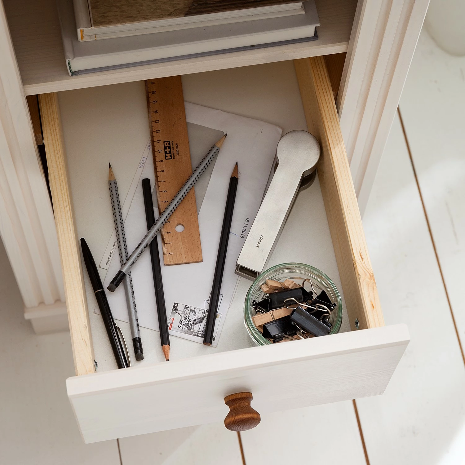 Maison Belfort Schreibtisch Lillehammer - Kiefer massiv - Kiefer Weiß / Kiefer Honig 22 Maison Belfort Schreibtisch Lillehammer - Kiefer massiv - Kiefer Weiß / Kiefer Honig – Bild 20