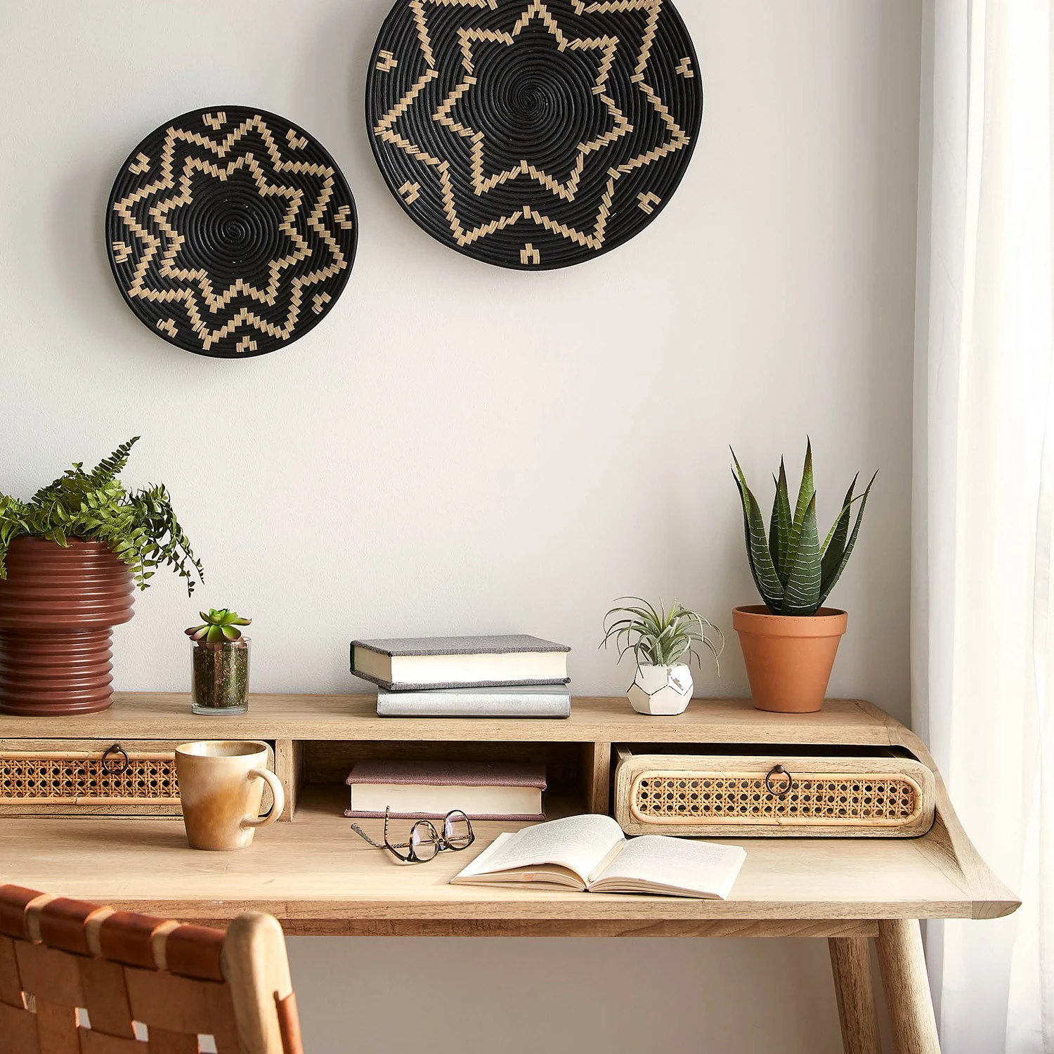 Furnitive Schreibtisch Nobhill - Mindi massiv / Rattan - Mindiholz / Wiener Geflecht 7 Furnitive Schreibtisch Nobhill - Mindi massiv / Rattan - Mindiholz / Wiener Geflecht – Bild 5