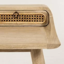 Furnitive Schreibtisch Nobhill - Mindi massiv / Rattan - Mindiholz / Wiener Geflecht 24 Furnitive Schreibtisch Nobhill - Mindi massiv / Rattan - Mindiholz / Wiener Geflecht -BÜROMÖBEL Verkaufsgeschäft 1000214325 200609 07305200055 DETAILS P000000001000214325