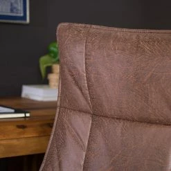 Furnitive Chefsessel Wisdom - Microfaser / Kunststoff - Vintage Braun / Schwarz -BÜROMÖBEL Verkaufsgeschäft 1000230753 220624 025 MOOD DETAILS P000000001000230753 mood