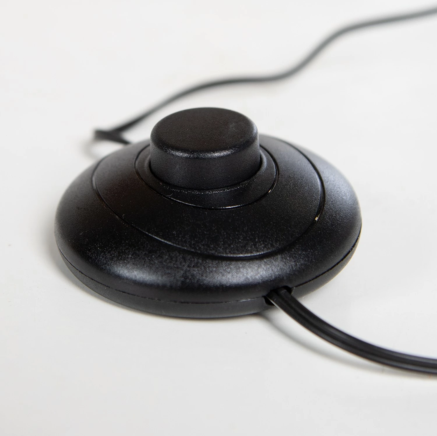 Ars Natura Sideboard Roody - Inkl. Beleuchtung - Akazie massiv / Metall - Akazie / Schwarz 18 Ars Natura Sideboard Roody - Inkl. Beleuchtung - Akazie massiv / Metall - Akazie / Schwarz – Bild 16