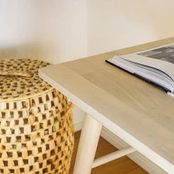 Mørteens Schreibtisch Chassy - Esche Furnier / Gummibaum massiv - Kernesche -BÜROMÖBEL Verkaufsgeschäft 1000274887 210623 13373500012 MOOD DETAILS P000000001000274887 mood