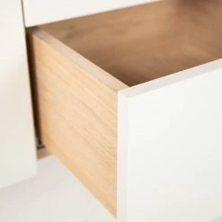 Studio Copenhagen Sideboard Maayka I - Eiche teilmassiv - Mushroom Creme / Eiche Hell -BÜROMÖBEL Verkaufsgeschäft 1000277378 220803 037 DETAILS P000000001000277378