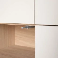 Studio Copenhagen Sideboard Maayka III - Eiche teilmassiv - Mushroom Creme / Eiche Hell -BÜROMÖBEL Verkaufsgeschäft 1000300841 220803 035 DETAILS P000000001000300841