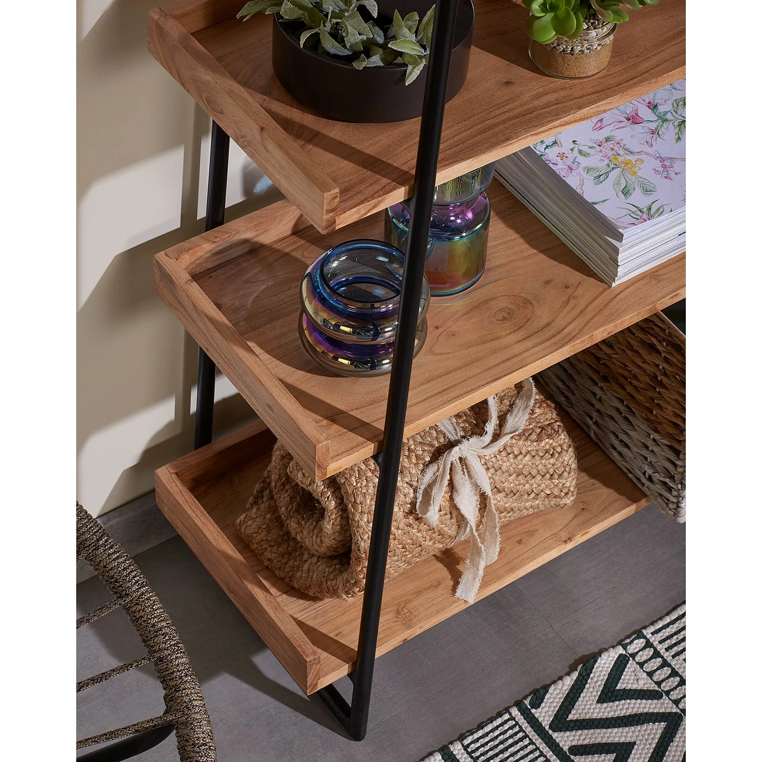 Red Living Regal Breitbride II - Akazie massiv / Metall - Akazie / Schwarz 6 Red Living Regal Breitbride II - Akazie massiv / Metall - Akazie / Schwarz – Bild 4