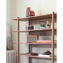 Naturoo Regal Chipata - Walnuss teilmassiv -BÜROMÖBEL Verkaufsgeschäft 1000363972 220714 023 MOOD DETAILS P000000001000363972 mood