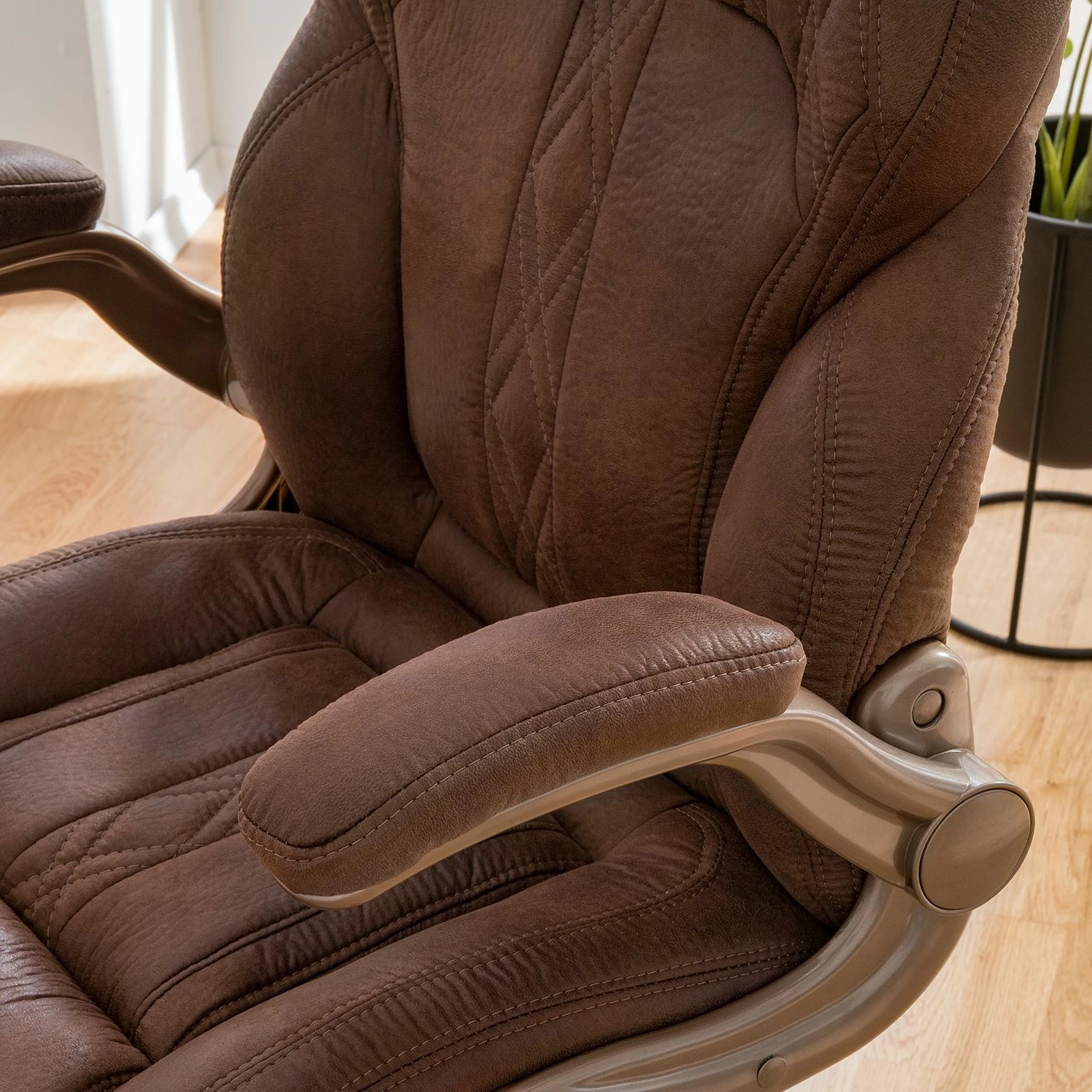 Home24office Chefsessel Baylor XXL - Braun / Kupfer 13 Home24office Chefsessel Baylor XXL - Braun / Kupfer – Bild 11